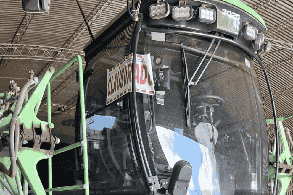 radiodelmar985's tweet image. 🚜 Clausuran 4 máquinas aplicadoras de fitosanitarios en Río Segundo y Pilar por falta de habilitación.
🌱 Los controles verificaron el uso de la Receta Fitosanitaria Digital.
#MedioAmbiente #Córdoba #ControlRural