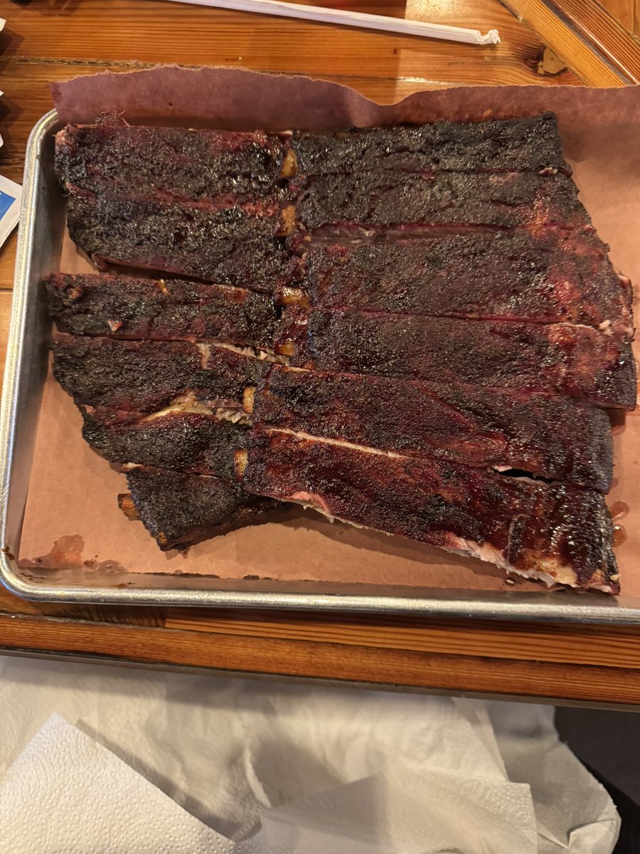 spartyryanh's tweet image. Birthday well spent🤘🏻🍖@MeatBBQ @logg666 @LyntzJohnson @OldTownLansing @FoodNetwork @CityPulse @downtownlansing @lansingmichigan @GuyFieri @Q106