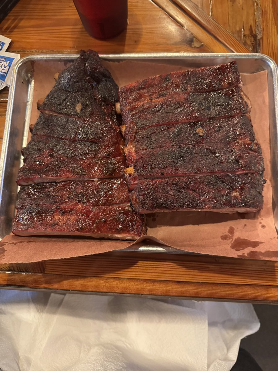 spartyryanh's tweet image. Birthday well spent🤘🏻🍖@MeatBBQ @logg666 @LyntzJohnson @OldTownLansing @FoodNetwork @CityPulse @downtownlansing @lansingmichigan @GuyFieri @Q106