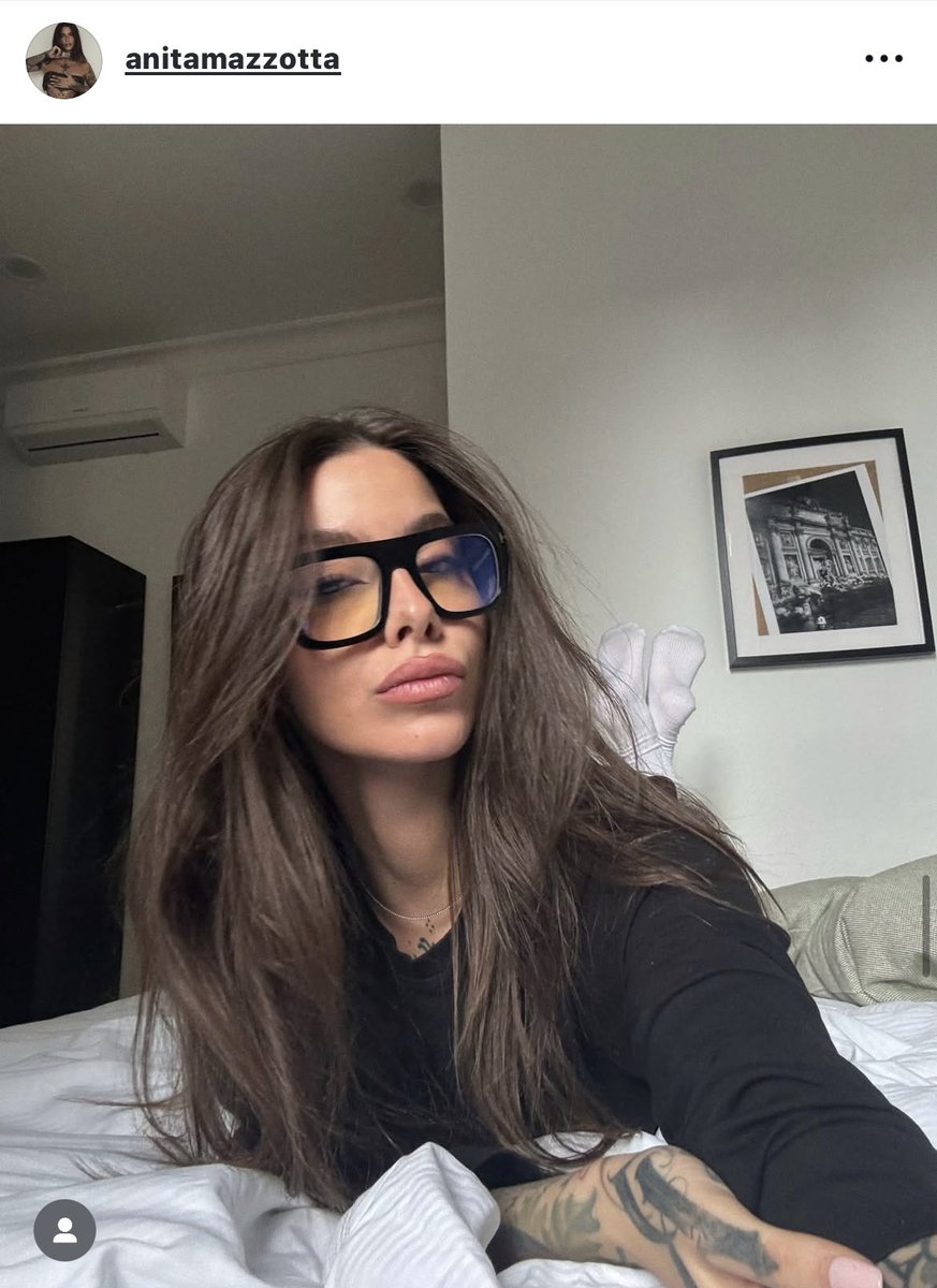 mellgnn's tweet photo. Ma voi direste mai che è la stessa persona del gf? https://t.co/zRgS99lESU