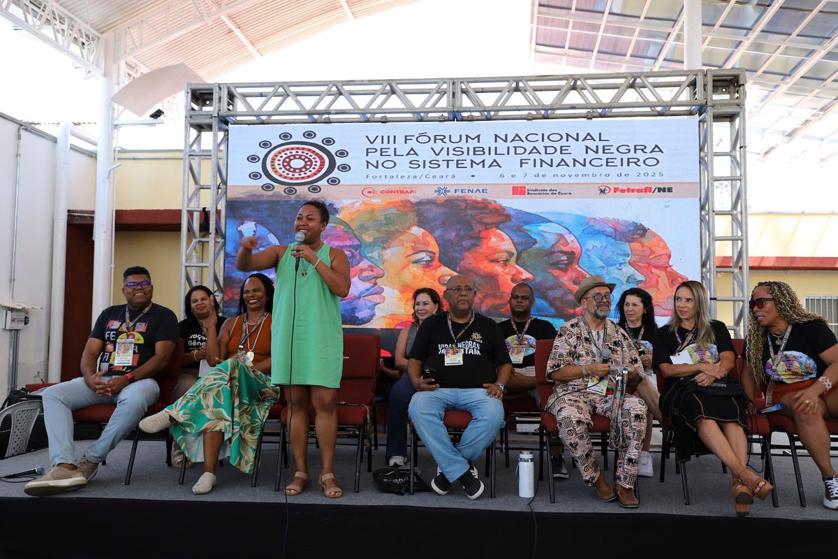 spbancarios's tweet image. Encerrou nesta sexta 7, o VIII Fórum da Visibilidade Negra no Sistema Financeiro. Nossa delegação retorna para São Paulo com compromisso renovado de seguir mobilizados e lutando por mais representatividade, respeito e equidade racial nos bancos 💪🏿✊🏿