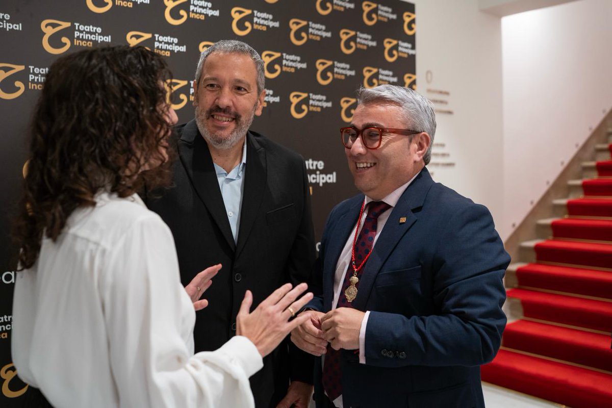 Virgilio_Moreno's tweet image. Des del @teatreinca iniciam la setmana més esperada de l’any.
El pregó del @dijousbo ens recorda tot allò que som: tradició, esforç, comunitat i orgull inquer. Gràcies, Tomeu Bauçà per ser la veu d’un poble que mai deixa de créixer. #Orgullinquer