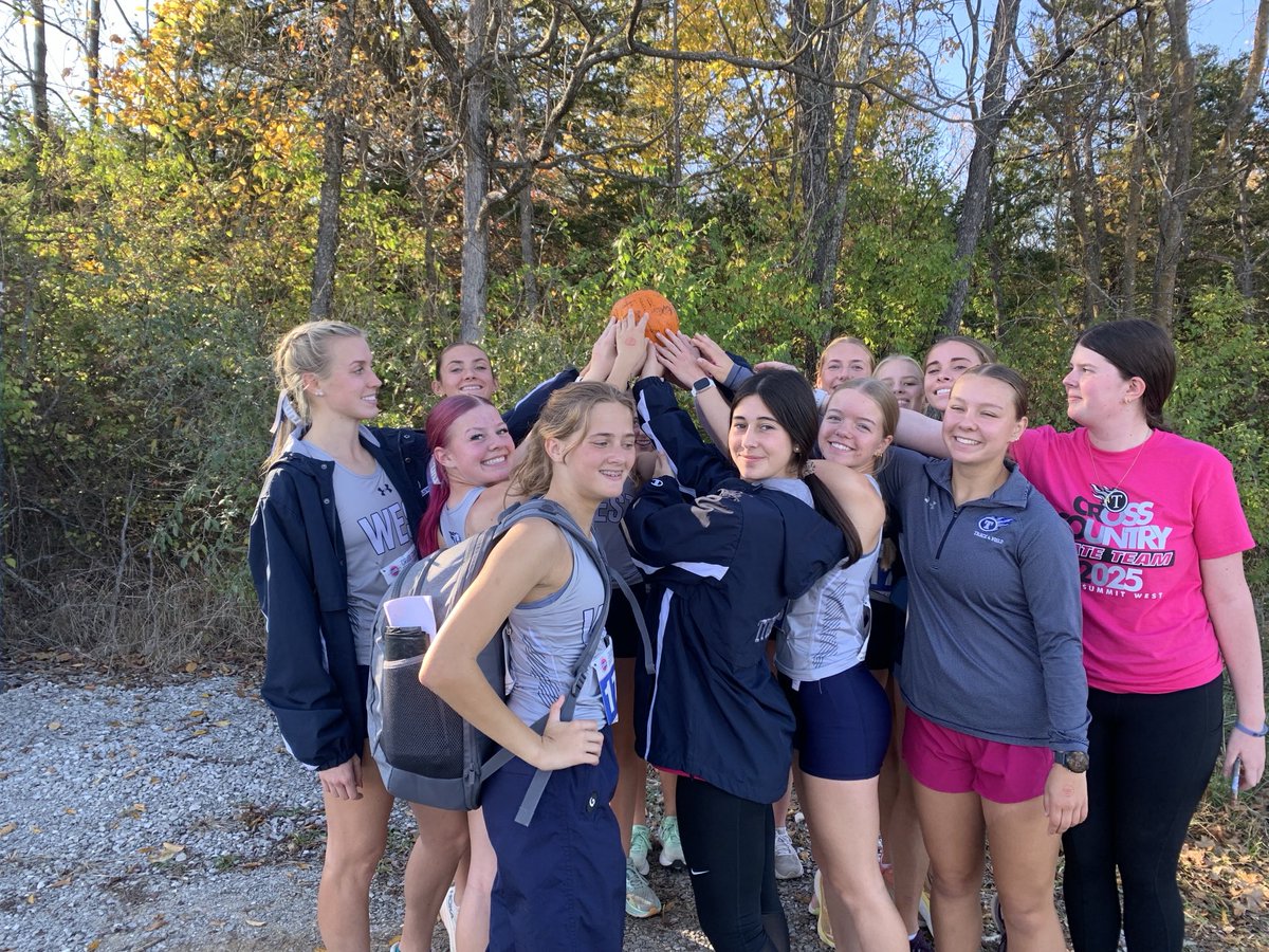 LSW Girls T&F/XC tweet media