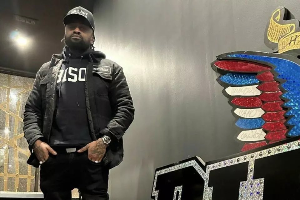 thobbsjourno's tweet image. Read about the creation of camron and the diplomat's best song, the dipset anthem, via my long read profile interview of rsonist of the heatmakerz; the man who produced it, flipping reggae. 

this man is arguably the most underrated rap producer of his era okayplayer.com/behind-the-bea…