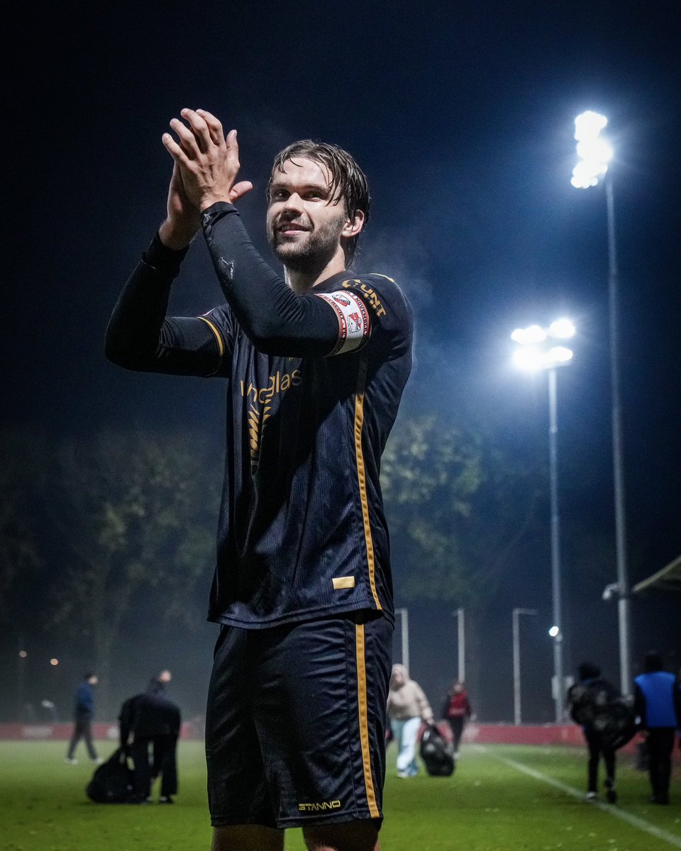FC_Emmen's tweet photo. โค๏ธ
#jutEMM #100jaarEmmen #VanOnsVeurAltied #HIERKOMIKWEG https://t.co/yMJz0PiTW6