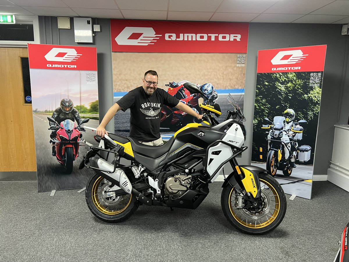 Helmet Head tweet media