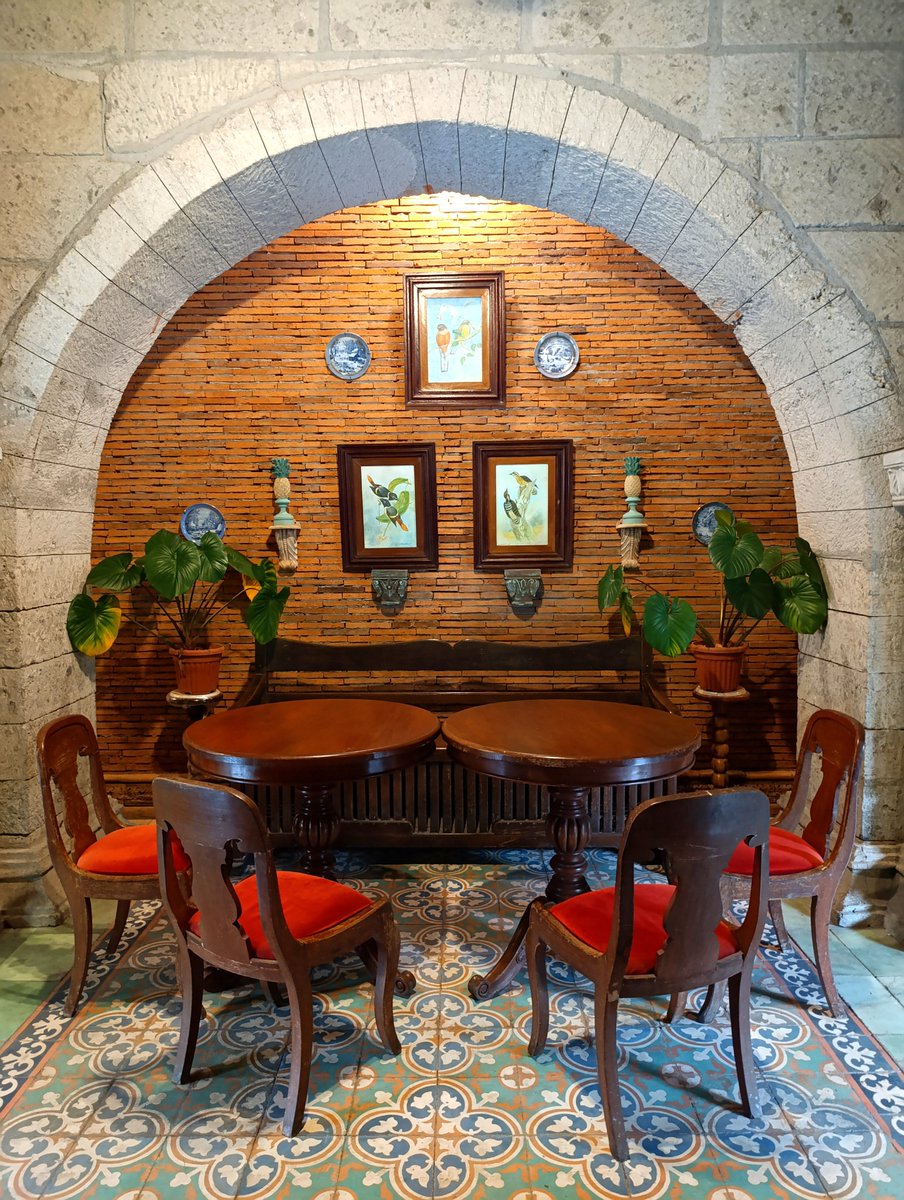 RecuerdoPinas's tweet photo. Adobe arch walls, brick walls, and colored cement tiles create a hard finish that beautifully complements painted walls and hardwood interiors. A symmetrical layout adds a touch of drama. #Arch #Bricks #Adobe #CementTile #NarraFurniture https://t.co/wpZp6WrRKC