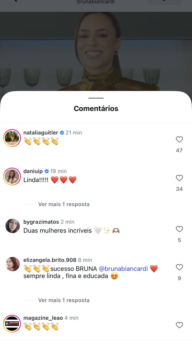 realnosfatos's tweet photo. Um quadro de RECEITA que a apresentadora e a convidada não passam a Receita e nem escrevem na legenda! N é possível um amadorismo desse. Troca esse equipe, Bruna. N da mais uma pessoa do teu tamanho trabalhar com tanta gente amadora. Vai ficar passando vergonha a toa! https://t.co/07mJ7DUTSz