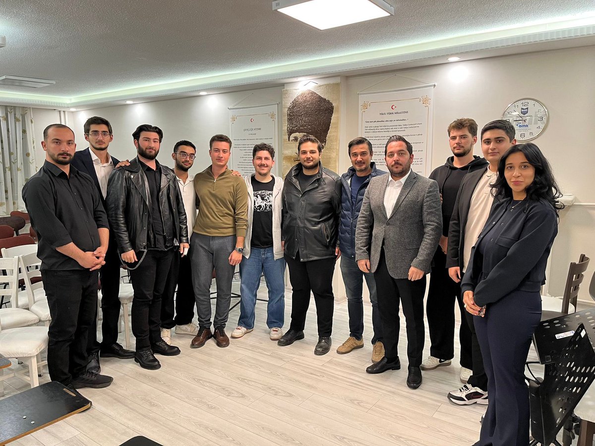 Birlikten doğan gücümüzle, Türk gençliği olarak karanlığa ışık, umuda yön, geleceğe güneş olacağız! 🇹🇷