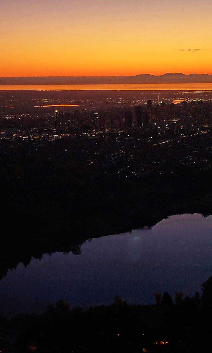 TrishJewison's tweet image. Friday afternoon photo dump around #Vancouver 📷🍂🚁