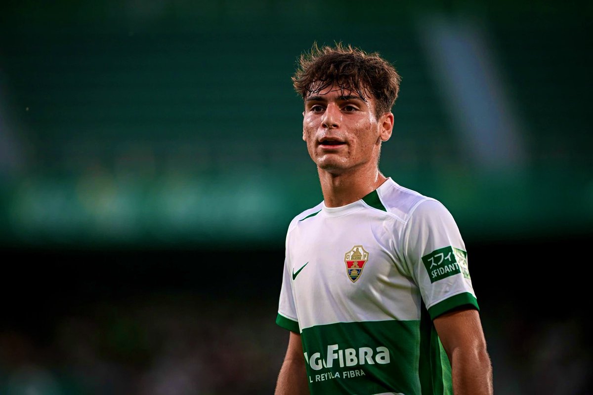 Tactical__M's tweet image. Rodri Mendoza (20) Elche’s #30 very technical and has a very unique style with the ball, still needs to improve his decision making in game + physically there is still room for improvement.

But overall a very exciting prospect… 🇪🇸#ElcheCF  #LaLiga