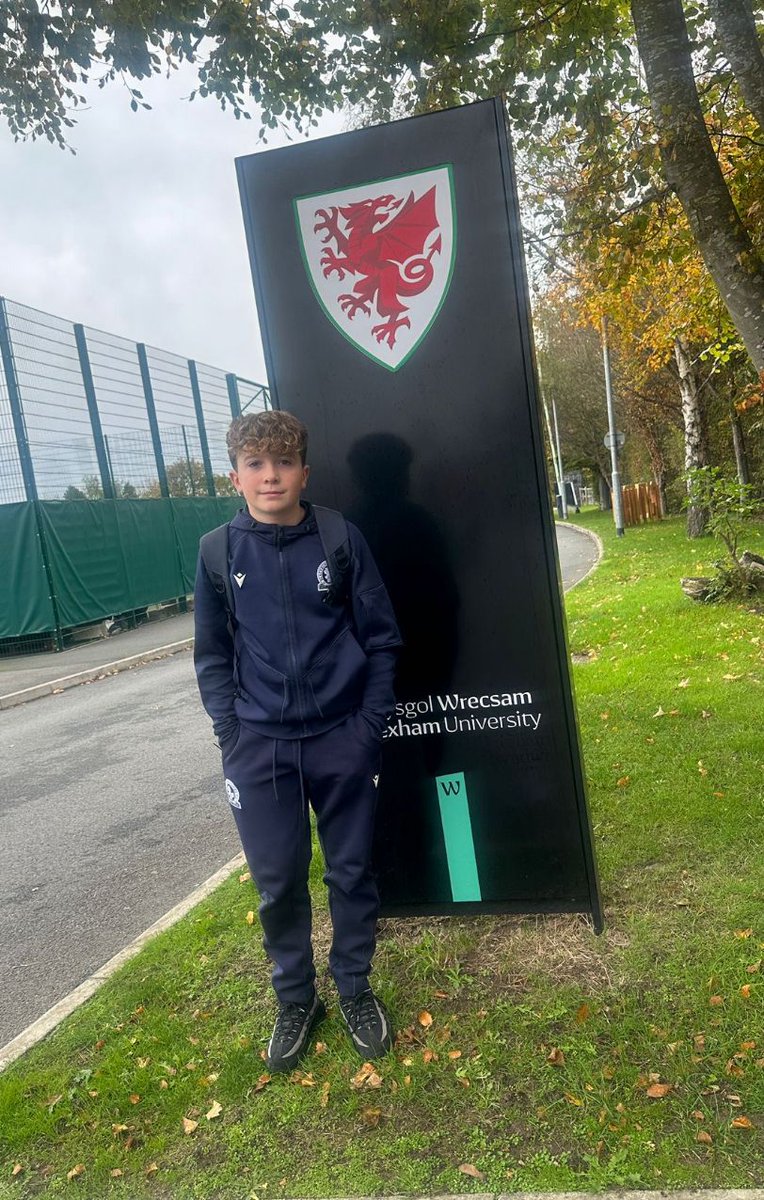 SafeHandsGK1's tweet photo. 🏴󠁧󠁢󠁷󠁬󠁳󠁿🏴󠁧󠁢󠁷󠁬󠁳󠁿 STEVIE ON INTERNATIONAL DUTY🏴󠁧󠁢󠁷󠁬󠁳󠁿🏴󠁧󠁢󠁷󠁬󠁳󠁿

Huge congratulations to stevie! An absolute special talent. He come to me on @ABJFC1877 training raw and crazy. I watched him sign and get released from wigan for the silliest reasons. https://t.co/5XJJTgbWcE