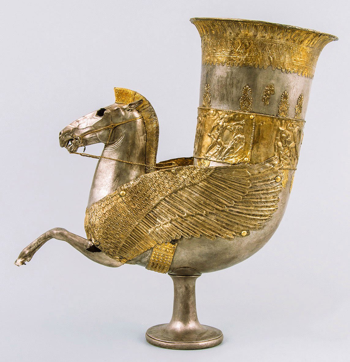 Circassianology's tweet image. ⛰️ Maeotlardan Zichia’ya: Çerkes Kimliğinin Derin Kökleri

Antik kaynaklarda, Azak Denizi çevresinde yaşayan topluluklardan söz edilir.
Tarım ve balıkçılıkla uğraşan bu halklar, hem kıyı hem de iç bölgelerde yerleşmişti.
Genetik ve kültürel araştırmalar, bu toplulukların günümüz…