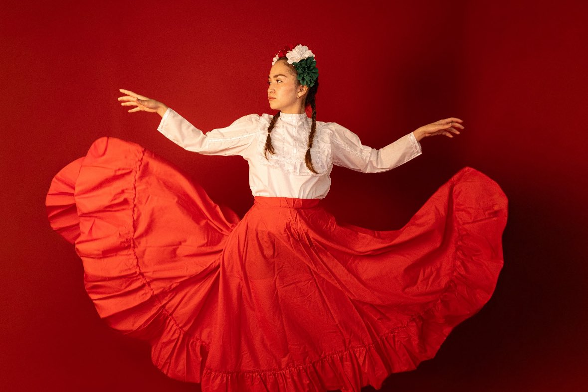 Astrodani1203's tweet image. ¿Llevamos a México al espacio juntos? 
Te invito a conocer más de mi trayectoria hacia las estrellas 🚀🇲🇽✨#SERASpace