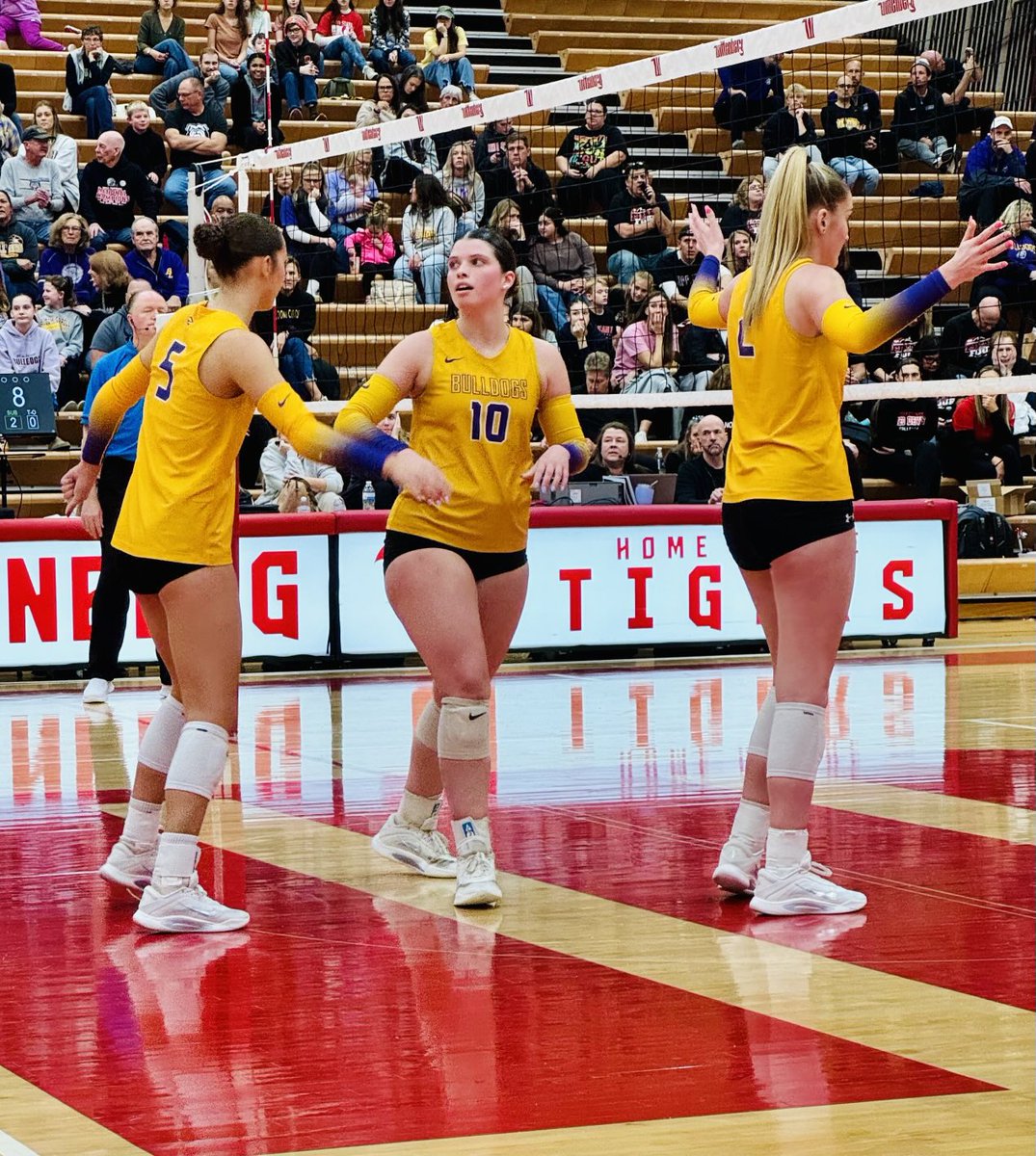 BCBulldogsVB's tweet image. Moving on to the State Championship with (another) 5 set win (25-18 26-24 22-25 14-25 15-9) over Norte Dame-Cathedral Latin. We play tomorrow at Wright State in the Nutter Center. First serve at 6pm💜🏐💛