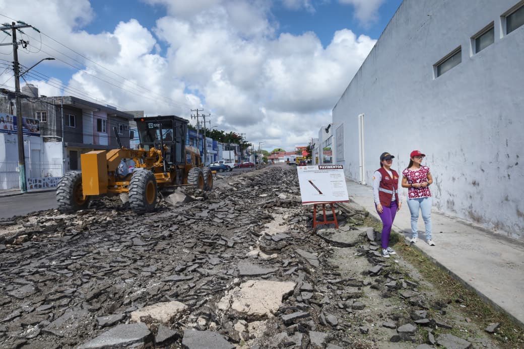 Inician trabajos de rehabilitación de la calle Agustín Olachea en Chetumal.

facebook.com/share/p/17XonG…