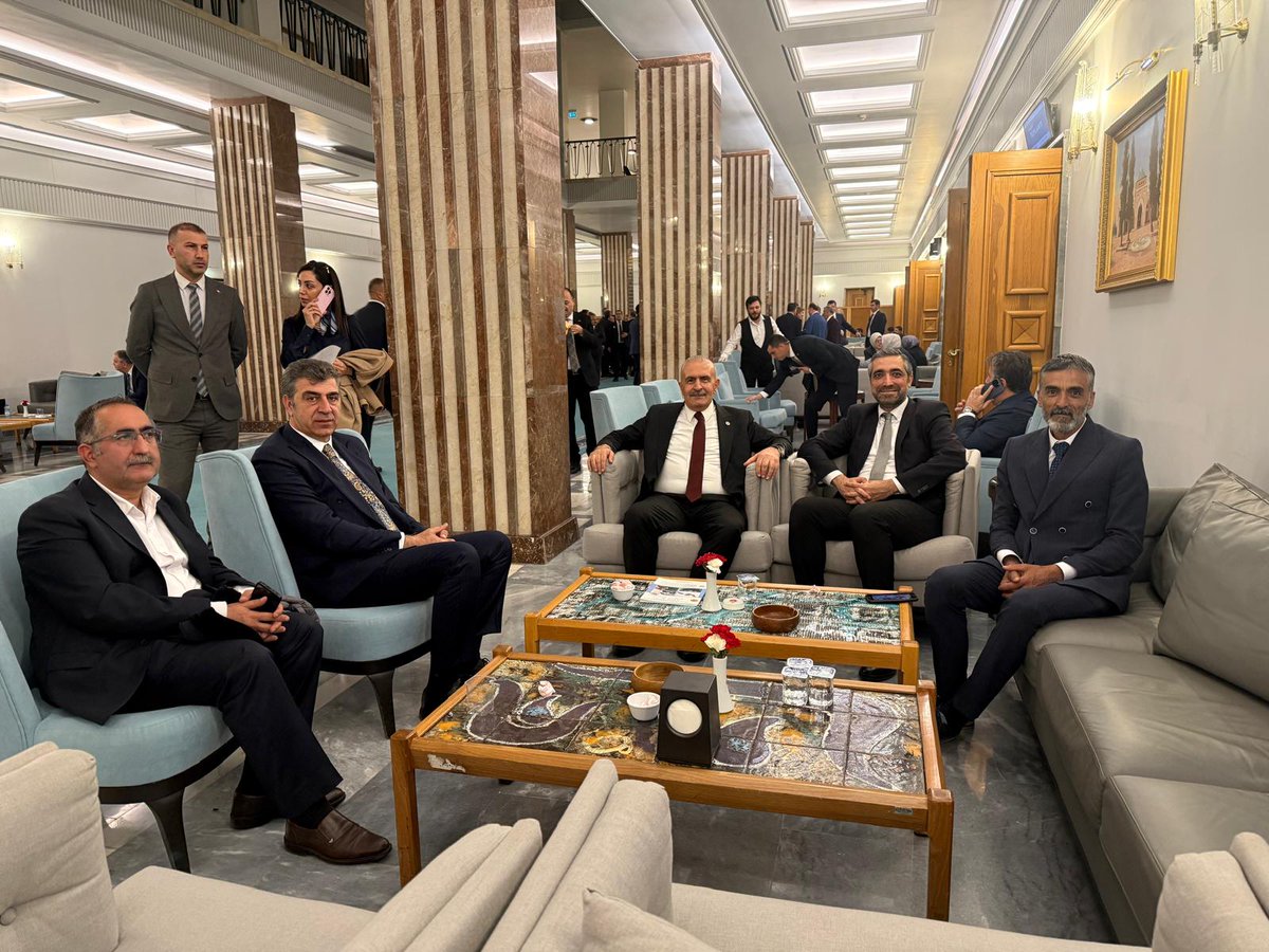 Burhan Kayatürk: “Makamımızın Kapısı Vatandaşlarımıza Her Daim Açıktır”

AK Parti Van Milletvekili ve TBMM Avrupa Birliği Uyum Komisyonu Başkanı Burhan Kayatürk, Gazi Meclis’te seçmenler ve vatandaşlarla birebir görüşmeler gerçekleştirdi. Samimi bir ortamda gerçekleşen