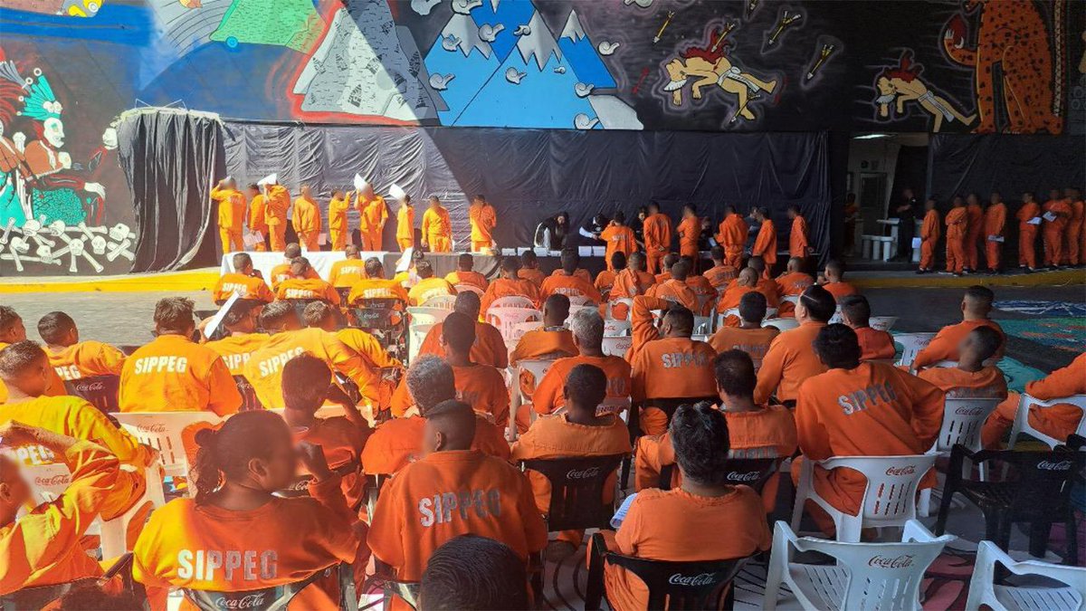 👓✅ “Ya puedo leer mejor”, dicen quienes por primera vez usan lentes o necesitaban cambiar su graduación en el Ceprereso de #León. 

Mil personas privadas de la libertad recibieron lentes gracias a la jornada coordinada con la organización <a href="/OneSightOrg/">OneSight EssilorLuxottica Foundation</a>.

Los estudios de la vista