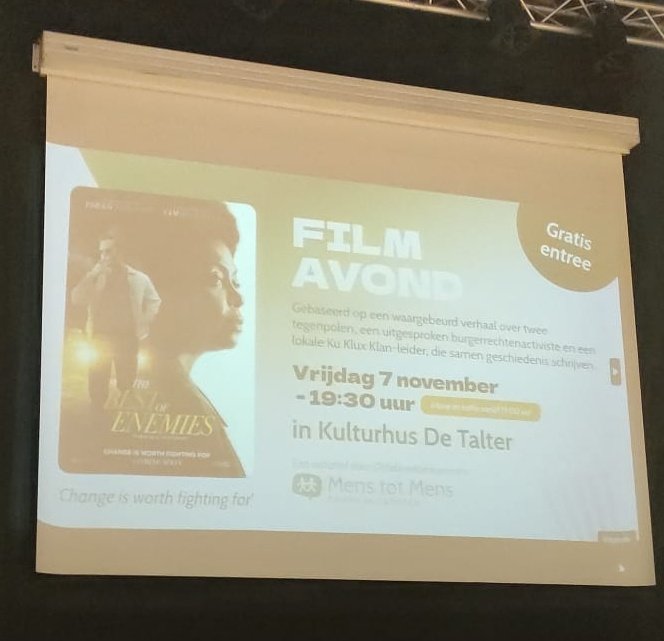 GeercoAndre's tweet image. Vanavond aanwezig geweest bij de film: The Best Of Enemies.Een indrukwekkend verhaal hoe twee verschillende bevolkingsgroepen leren met elkaar samen te leven.
Georganiseerd door het burgerinitiatief Van Mens tot Mens.