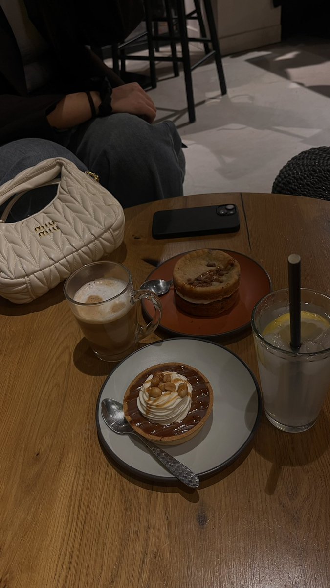 Chaimaelt's tweet image. Dans la France de Macron