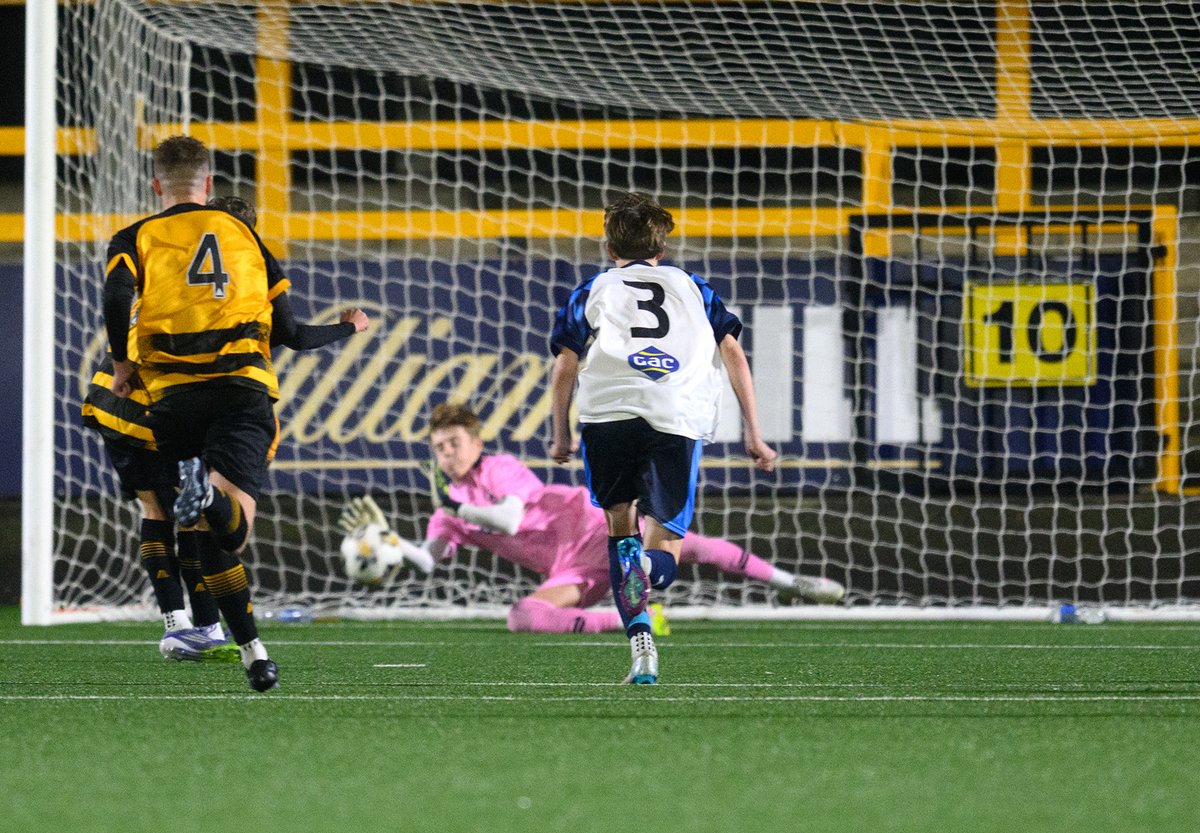 My second trip to Clackmannan in a week, this time for the U17s. 

Alloa 2 Falkirk 2. Scorers Cammie Lawson &amp; trialist. 

Shoutout to GK Ryan Risby for his penalty save. 👏