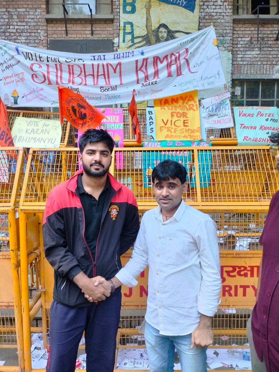 AZAM_NABI_AZAD's tweet photo. जेएनयू छात्र संघ चुनाव में प्रवीण गुर्जर भाई को काउंसलर पद जीतने पर दिल गहराइयों मुबारकबाद। #JNU
#JNUSU
#JNUSUElection https://t.co/zPhq59EETK