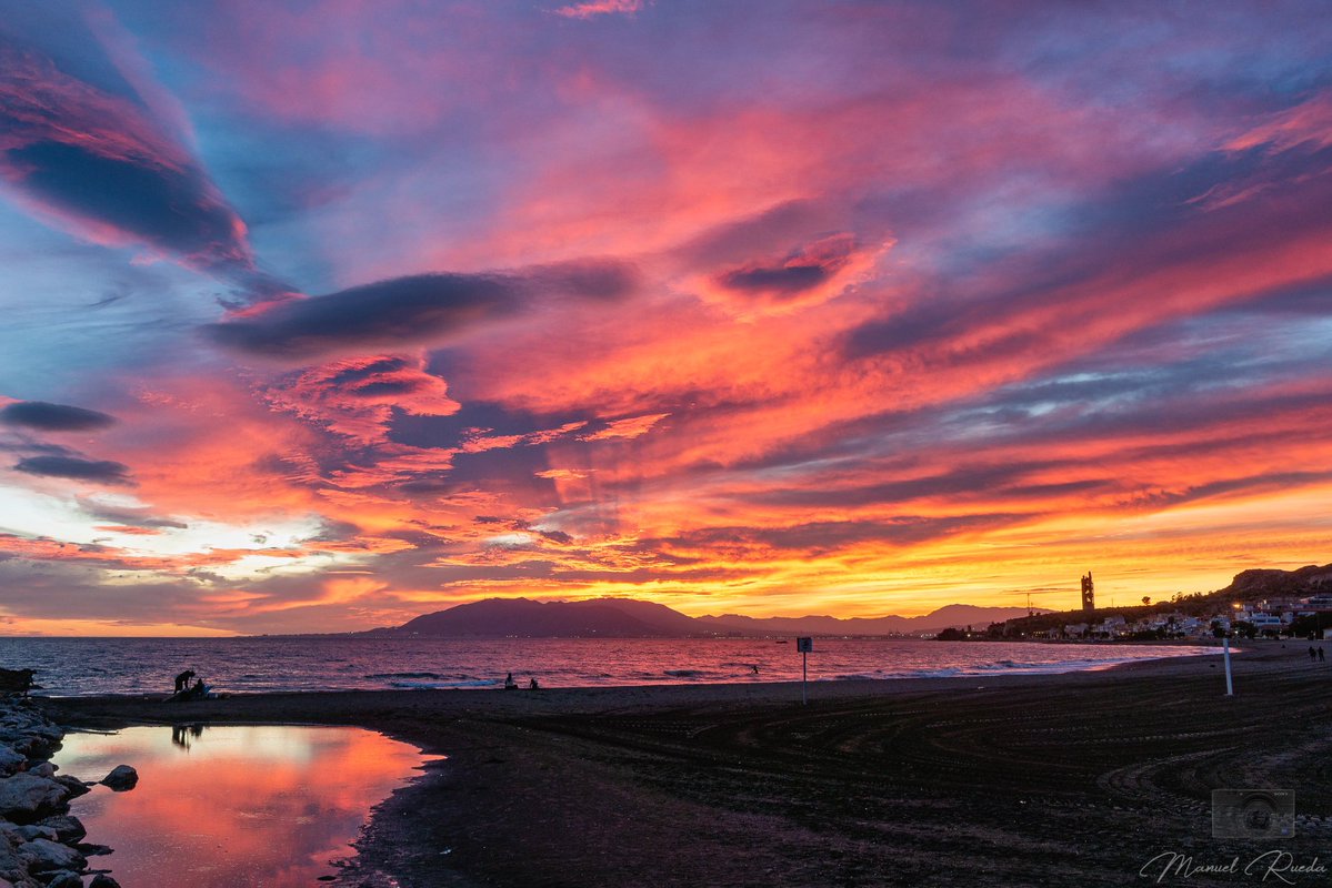 Atardecer en La Cala del Moral, #RincóndelaVictoria.
#SienteMLG 

Foto: <a href="/Zappa_Malaga/">Zappa ۞</a>