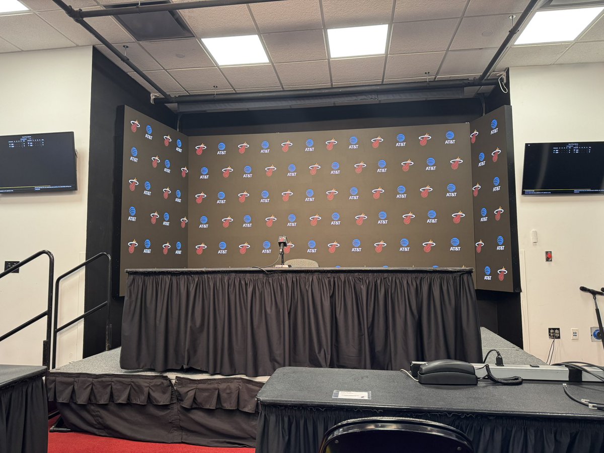 AnthonyA_Sports's tweet image. First time for everything #credentialed 

@RTB_io 🏀