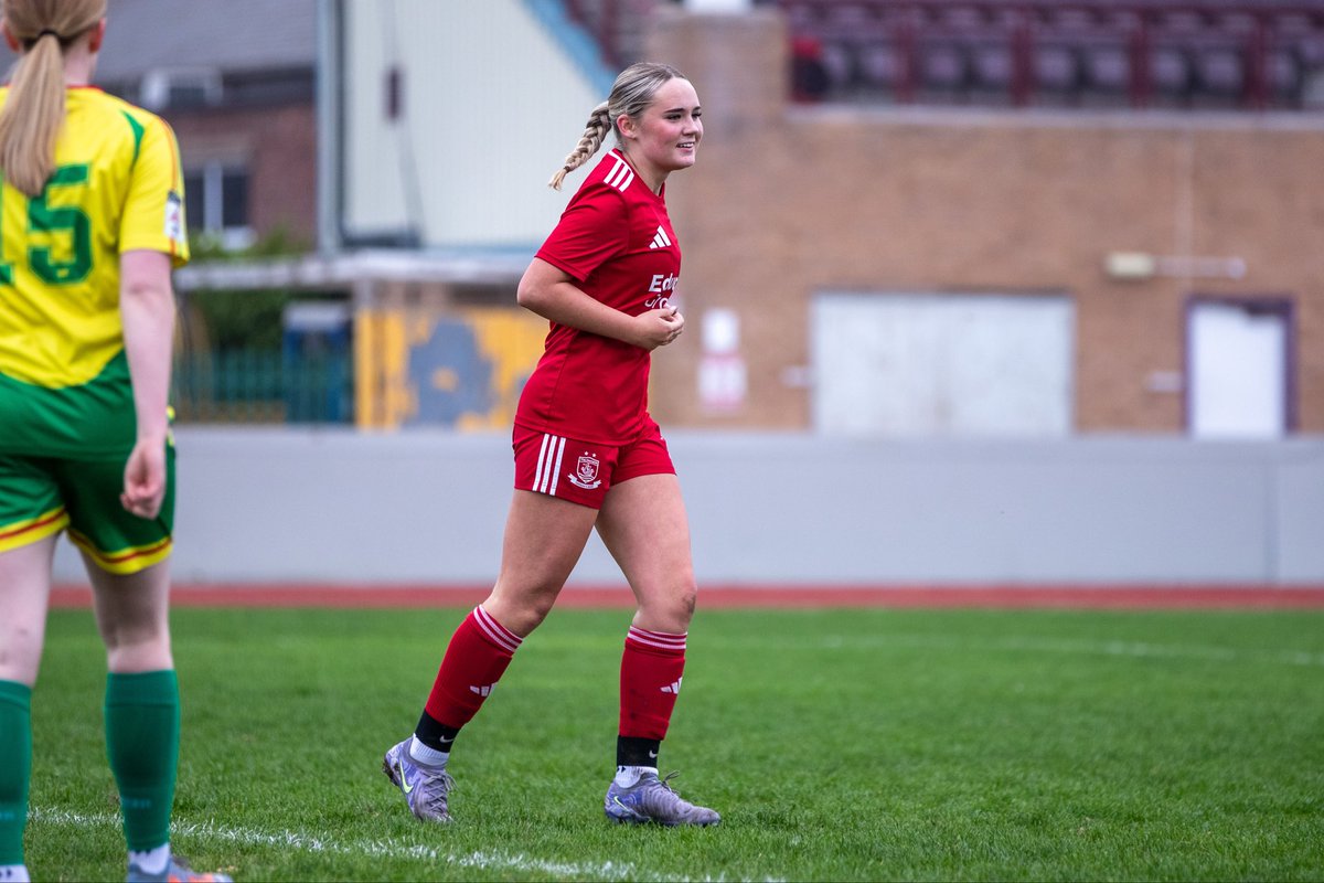 the_nomads's tweet image. Our Women’s U19 moved four points clear at the top of the #GeneroAdranNorthU19 league with a 4-1 victory over The New Saints at The Poppies 3G earlier tonight👏🔴

Hannah Slack⚽️⚽️
Alisha Whitehead-Hughes⚽️⚽️

Well done, girls! 

#NomadsNeverDie #Academy