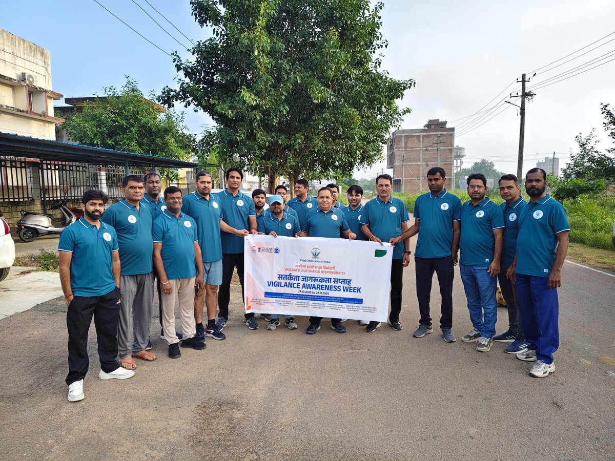 fcikota's tweet photo. मंडल कार्यालय,कोटा में सतर्कता जागरूकता सप्ताह-2025 के दौरान दिनांक 01.11.2025 को “मिनी मैराथन” का आयोजन में भाग लेते अधिकारी/कर्मचारी https://t.co/IRisLEr6Pw