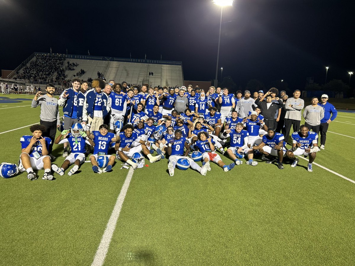Your <a href="/brewerhighwsisd/">@brewerhighwsisd</a> Football Team is playoff bound after defeating Granbury 34-7! 💙🐻🏈
