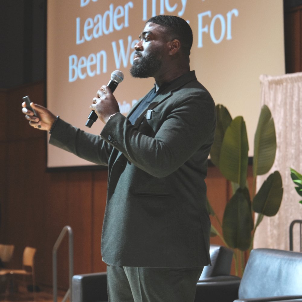 CalvinRobertson's tweet photo. Overflowing Leadership at UXCON '25: I had the chance to do something special: not just give a talk, but I was also trusted to take a group of new and emerging leaders through a workshop on “Becoming the Leader They’ve Been Waiting For?” https://t.co/s1NhnuiLnB