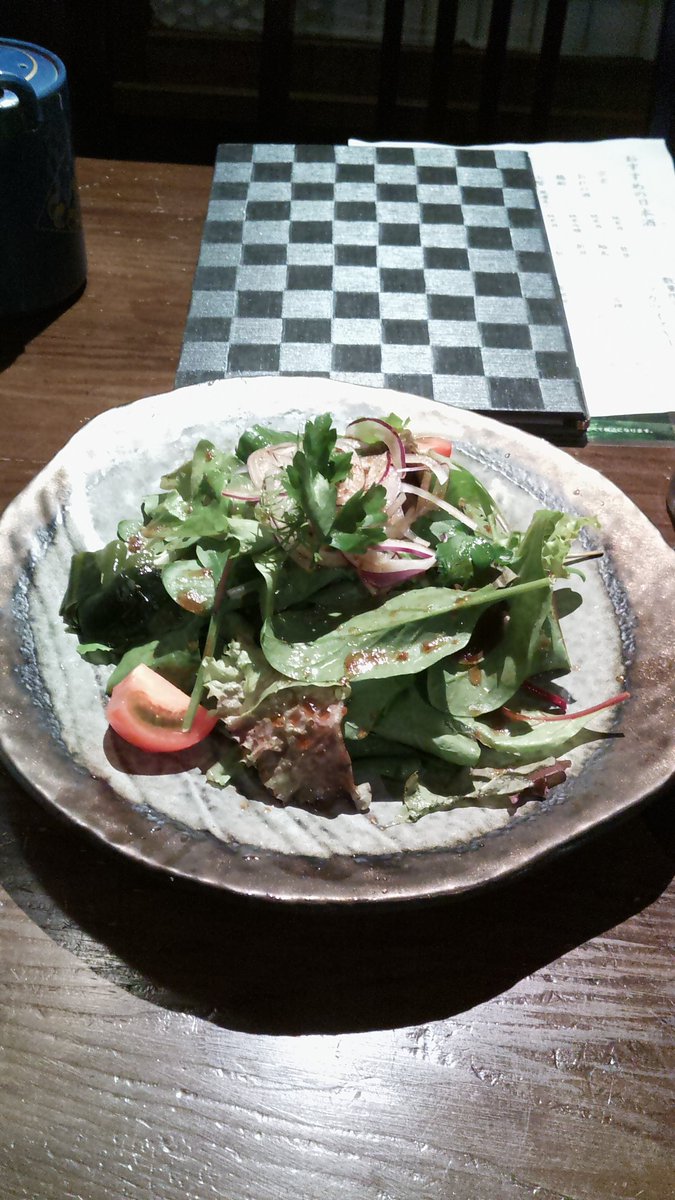 reddrag64988892's tweet image. 貧血検査と治療に専念するため、毎週のテニスは先月から今年いっぱいはお休みです。
足腰の衰えを防止するため、毎週土曜日は長距離歩きをすることにしました。
本日は、多摩川土手を約１時間歩き、二子玉川まで来ました。
見知らぬ街で腹ごしらえは、「ささや」でおそばに決定です。