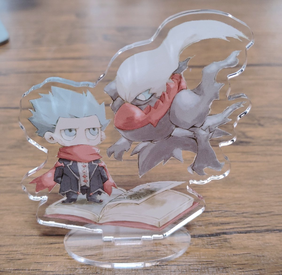 Le_GE_taN's tweet image. ダ一アカアクスタとトレ力サイズの自分絵が届いた！早いし入稿しやすいしで良かった〜。また何か作りたくなったらやろ(^^ω)