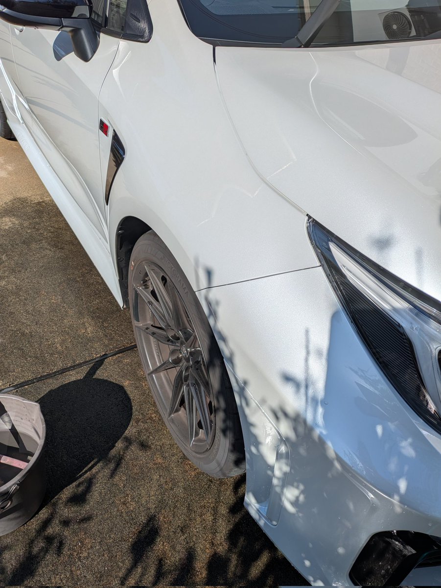 GR_coro's tweet photo. 納車からひと月が過ぎてようやく洗車しております…😅
週末、なかなか時間が取れなかったからなぁ〜。明日は初点検…＼(^o^)／

聞いてはいたけど、なかなかのブレーキダストですねー😶 https://t.co/IHBddyLWp1