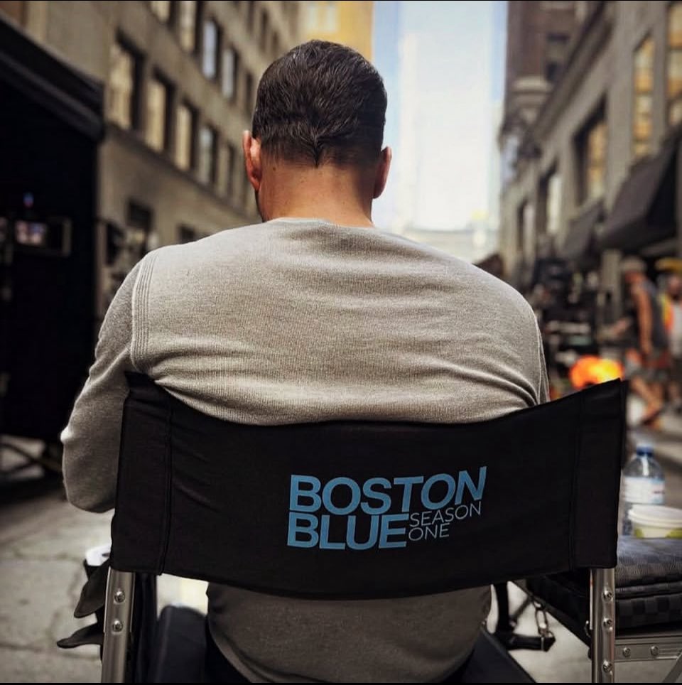 8 mins until #BostonBlue 💚💙!
<a href="/DonnieWahlberg/">Donnie Wahlberg</a> <a href="/JesBardsley/">Jesika Bardsley</a> <a href="/tlwubke1980/">Tiffany</a> <a href="/finley_kri34207/">Kristie Finley</a>