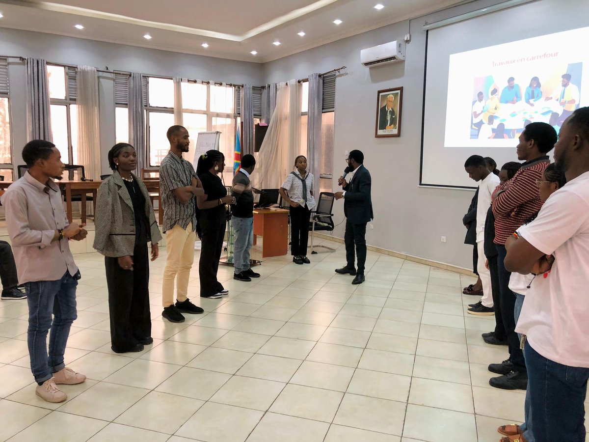 DanielUwezo's tweet photo. Du 07 au 08 novembre 2025, j'anime, à Pole Institute, une formation dédiée à 100 jeunes engagés autour d’un thème essentiel de l'heure: “Médias, réseaux sociaux et mécanismes de lutte contre les discours de haine.”

#PoleInstitute #JeunesseEngagée #LutteContreLaHaine #MédiasRespo https://t.co/TZHQ1UUEEm
