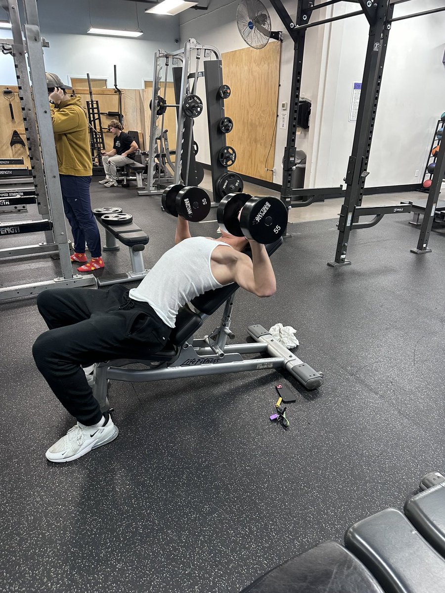 carterpowers44's tweet photo. Locked in on the grind. #225lb https://t.co/t7NkokGPax