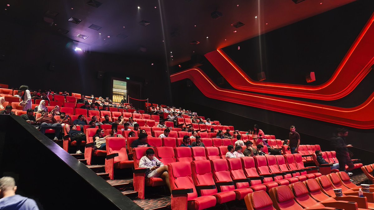 _g10draw's tweet photo. Watched #PredatorBadlands (2D) at Aparna Cinemas..pure adrenaline: action, emotion, humor, revenge. @DannyTRS, you're the chosen one. Don’t leave this franchise. If destiny allows, direct a Star Wars saga too. Sound design🔥best 🔊 experience ever. Go and watch.
#SupportAliens https://t.co/Bk2DZ7L4B0