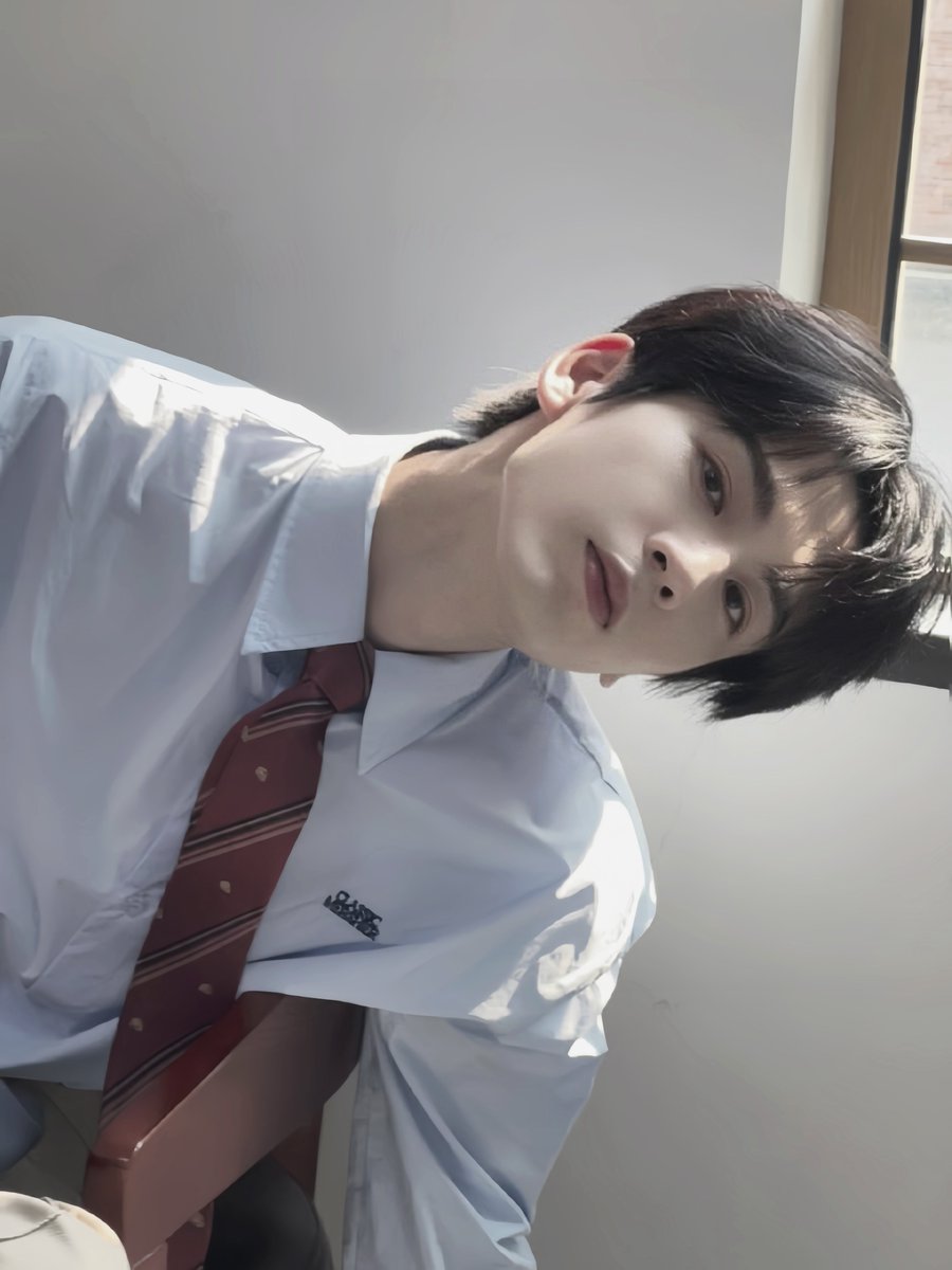 thepoIaroids's tweet image. ㅤ

️️
SEBASTIEN ZHANG,   1997.
From magazines to dramas, even films; my face somehow ended up everywhere. Never thought things would turn out so different from my childhood dreams.

Now it’s your turn, what did you dream of as a kid?
️
⠀
️