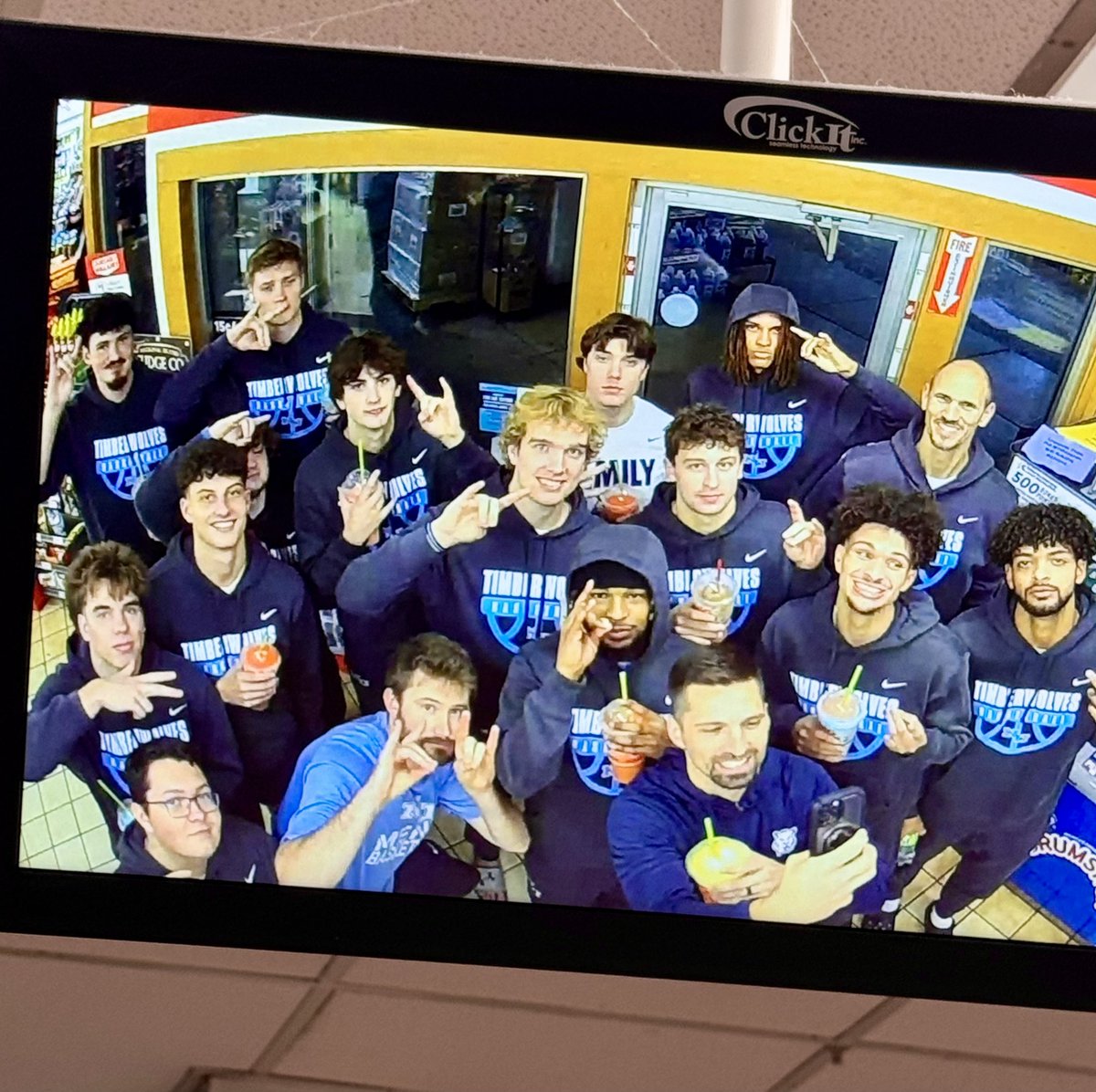 Strong weekend of exhibition &amp; scrimmage play, with wins over Western Michigan &amp; Grand Valley State. Great learning &amp; experience for the guys with games starting next week!

#RollTimbys #OnTheHunt