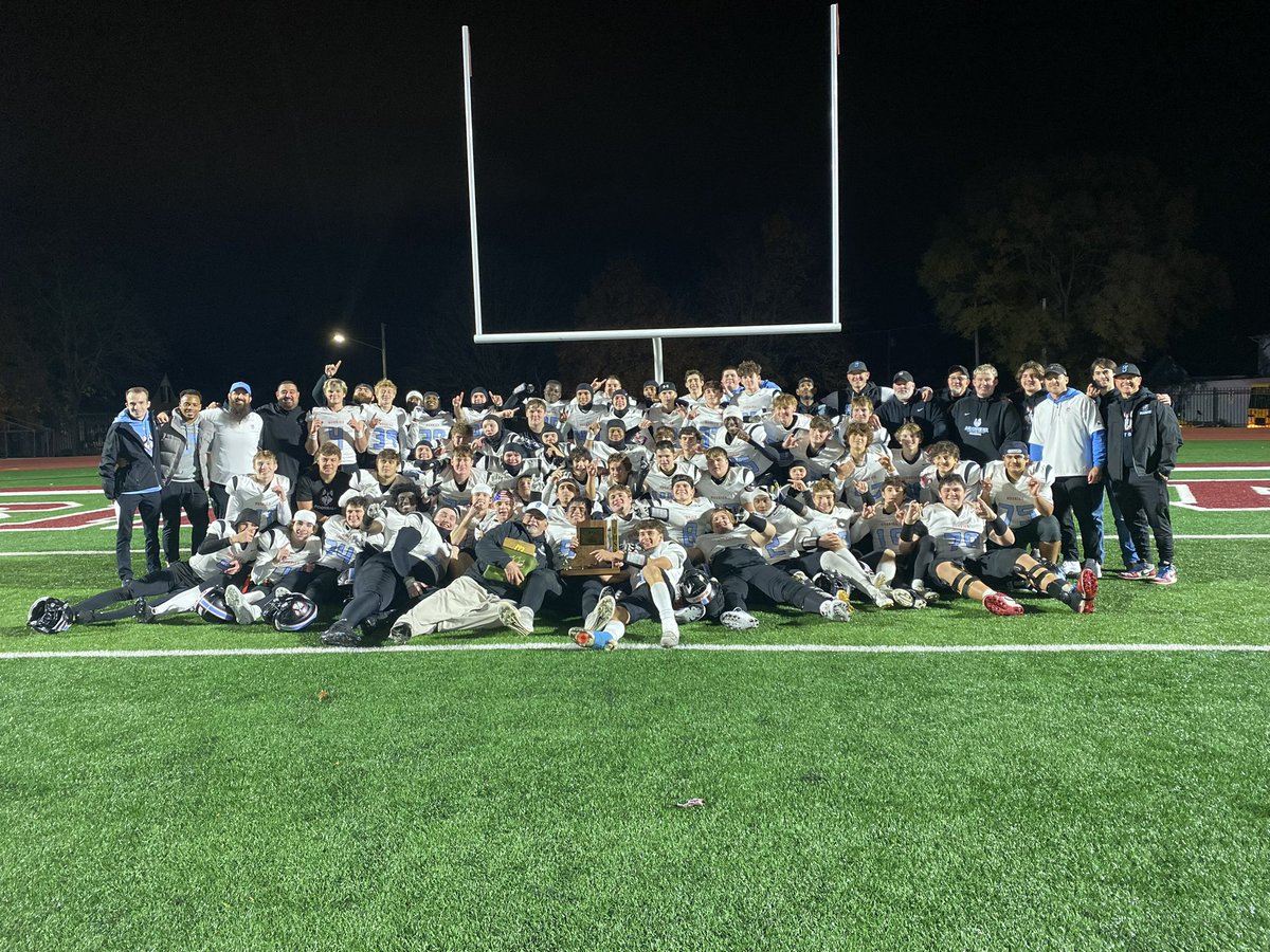 SaintJoeHigh's tweet image. .@SaintJoeFB are your 2025 IHSAA 4A Sectional Champions!