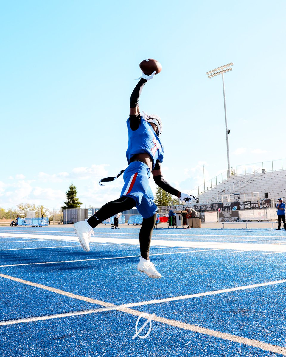 Regular Season Highlights

-48 receptions
-1,006 total offensive yds
-20.21 yds per reception
-11 TDs

hudl.com/video/3/275766…