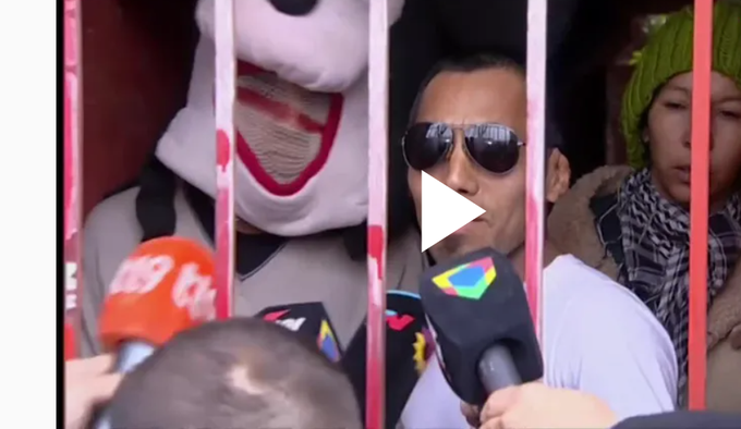 Esta es la casa que le usurparon a Claudia Ferro. Y en la otra foto están los delincuentes que la hicieron desaparecer. Dónde está Claudia?, la mataron??😢  
Porqué la "justicia" los dejo libres para que escaparan?

#JusticiaPorClaudiaFerro #CABA