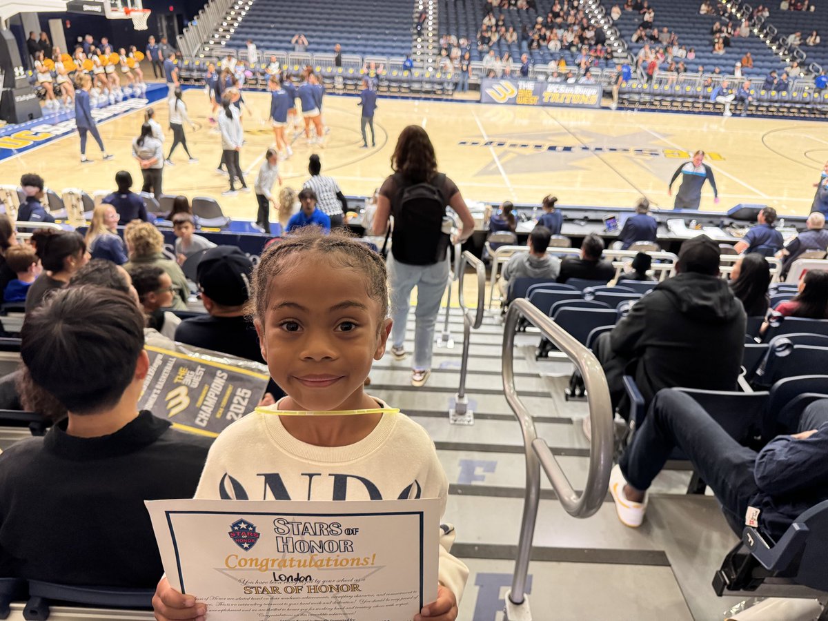 🏀💙 Huge congratulations to our amazing Emory Eagles who were recognized as Stars of Honor at the UCSD Basketball Game!💛🦅
 #StarsofHonor <a href="/SBUSD_NEWS/">SBUSD NEWS</a> <a href="/Supt_SBUSD/">Jose A. Espinoza</a>