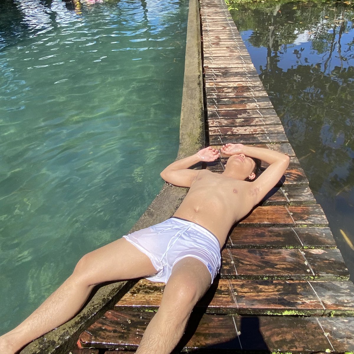 Jbbbrn's tweet photo. Dive in! https://t.co/miTkVr2MWx