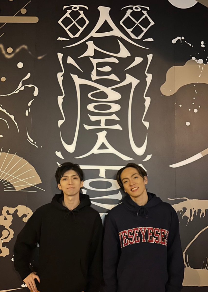 karesansui_kk's tweet photo. 花麗山水は
10月に結成3周年を迎えました。

そして先日の「Anemoia Tokyo」を以て
年内全ての活動、共演を締めくくりました。

2025年、たくさんのご来場と
新たな出会いに心より感謝申し上げます。

また新しい景色でお会いできますよう��。

#花麗山水 
#山本幸輝 #水島渓 https://t.co/k0ZiStANlo