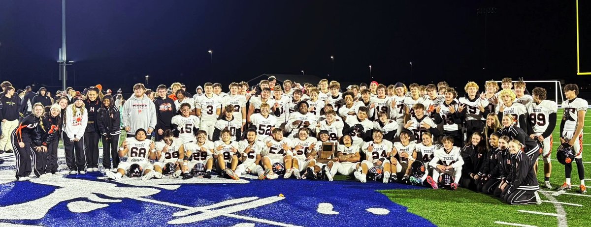 MaxWNelson's tweet image. LAWRENCEBURG TIGERS!!SECTIONAL CHAMPS!!