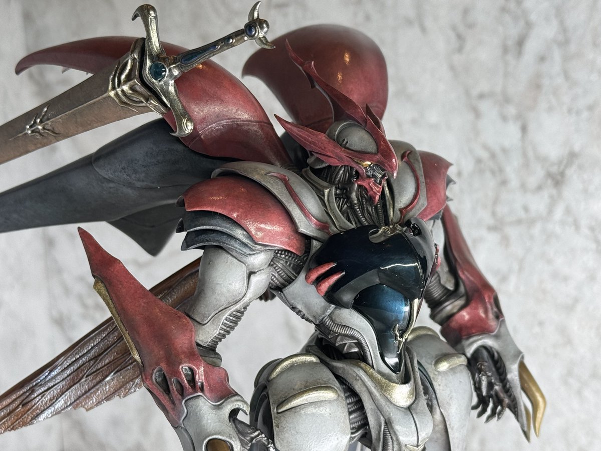 ecuador877's tweet image. PLAMAX ヴェルビン、完成。

合わせ目やパーティングラインの処理のストレスが少なく、とにかく塗っていて楽しいキットでした。

今回のチャレンジは、筆とエアブラシのハイブリッド塗り。
装甲部分の下地は、瓶サフを叩くように塗って、テクスチャ付け。…