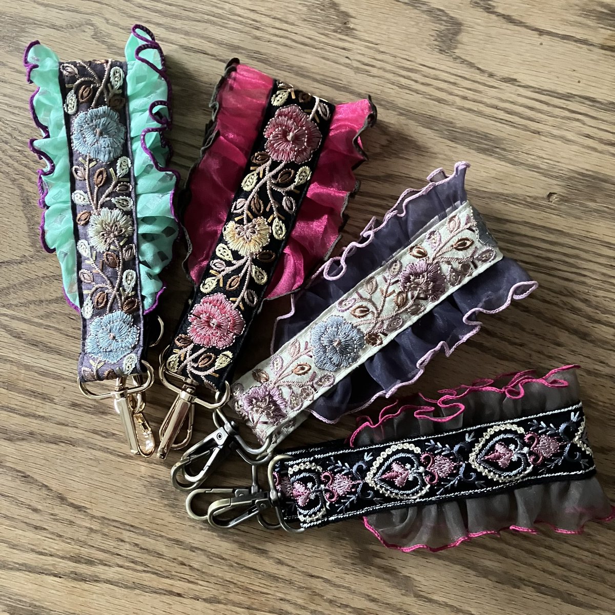 \\ #デザフェス62 出展します！//

👜デザインフェスタvol.62
▶︎出展日：11/15(土)、11/16(日)
▶︎出展名：sayanonuinui
▶︎ブース：南館1階 J-120〜122

お出かけが楽しくなるような
布小物を揃えてお待ちしています♪

#デザフェス62リポスト
<a href="/designfesta/">デザインフェスタ公式</a>